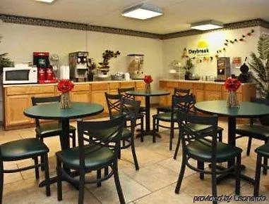 Days Inn By Wyndham Waynesboro 